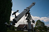 Teleskop und Montierung